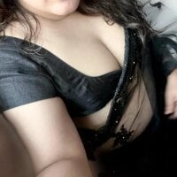 Queen_Rose18's Offline Chat Room