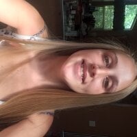 ILoveBeingWatched webcam model