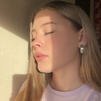 Emma_little0 Offline Chatrum