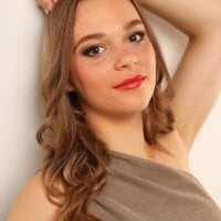 harrieteasley_