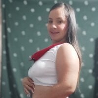 mia_hot_hot's Offline Chat Room
