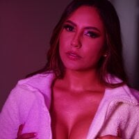 غرفة دردشة Aaliyah_Kate دون اتصال