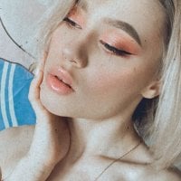 Eva_Elfie1's Offline Chat Room