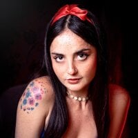 Ashleypetit webcam model