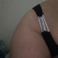 latinamami2000's Offline Chat Room