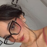 RaquelMendezz_ webcam model