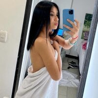 angie_sexxx's Offline Chat Room