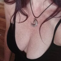 FeelingKnotty webcam model