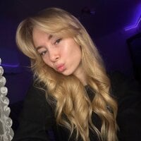 lunaaure model avatar