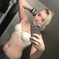 harleyquinn4208's Offline Chat Room