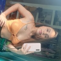 arianna1111's Offline Chat Room