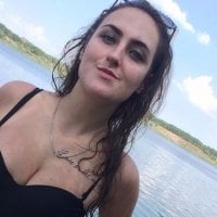 AmoreMonika's Offline Chat Room