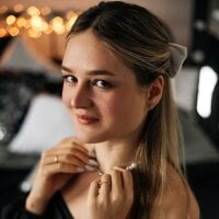 DeboraLarson webcam model