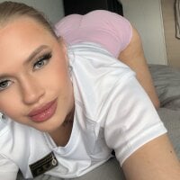 YourSexyNicole's Offline Chat Room