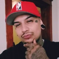 xxxDeeLowwxxx23's Offline Chat Room