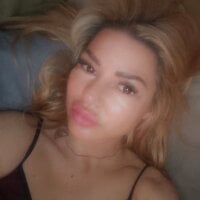 SuriFlirt webcam model