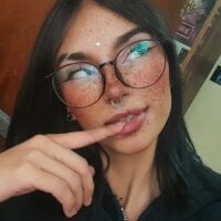 Luy_lovee09 webcam model