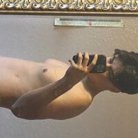 CamsbigD's Offline Chat Room