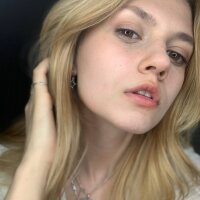 GrandSta_SashA fully nude on webcam for live porn video chat