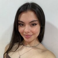 Luisa0110 webcam model