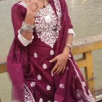 Queen_cute_60 webcam model