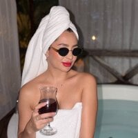 caralella webcam model