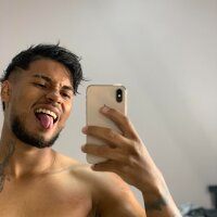 LeoKing_S Adlı Modelin Çevrimdışı Sohbet Odası