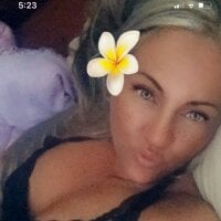 tanyajo6969's Offline Chat Room