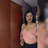 danna_white11