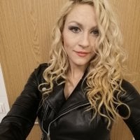 SherineDeNuit's Offline Chat Room