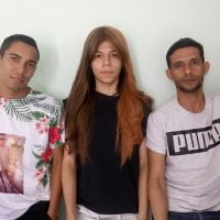 TwomenAndSemale01's Offline Chat Room