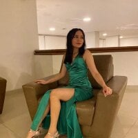 little_naomi01's Offline Chat Room