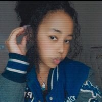 ChloeeSexy's Offline Chat Room