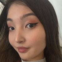 nooniemoon model avatar