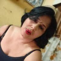 REALFAMILYSHOW webcam model