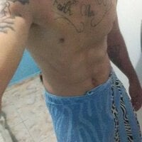 Victoor_xxx's Offline Chat Room