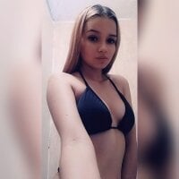 sofiahot18_'s Offline Chat Room