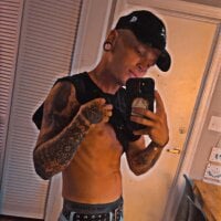 Offline chatovací místnost skinnywhiteboi69