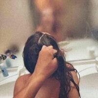 Zony_Roxane's Offline Chat Room