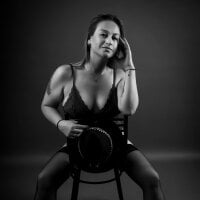 Model Charlot_milf