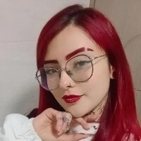 zara_rouxx webcam model