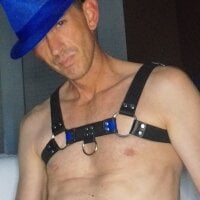 Sir_Mic_Behave webcam