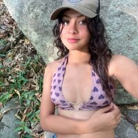 CurlyDani webcam model