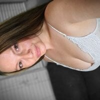 lillyxoxo777's Offline Chat Room