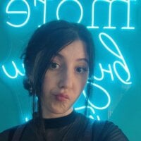 VictoriaLeef's Avatar Pic