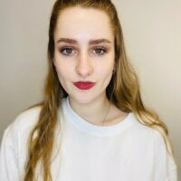 ElzaAsmn Adlı Modelin Çevrimdışı Sohbet Odası
