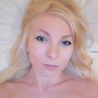 KellyRoses' Offline Chat Room