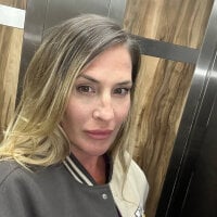 LadyyLaura