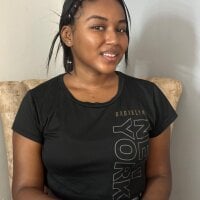 HilarySweeet webcam model
