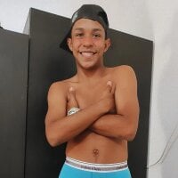 Bigdickbrunette_vip's Offline Chat Room